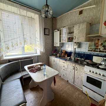Продам 3 кімнатну квартмру Алмазна 15 ( (Карачуни ) .