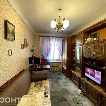 Продається 3 кім. квартира в центрі міста.