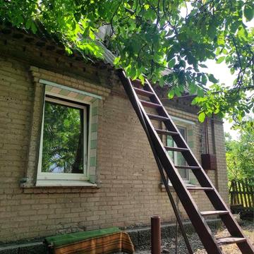 Продаж цегляного будинку Матрьонівка на Південному ГЗК біля річки ! В будинку сучасний санвузол, кухня, три кімнати і двір з виходом на обидві вулиці