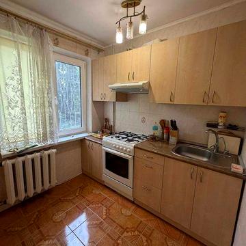 Срочно продам 3комн квартиру 2 этаж ул. Малиновского ( Вадатурского) 1 ст. Люст.дороги Черёмушки