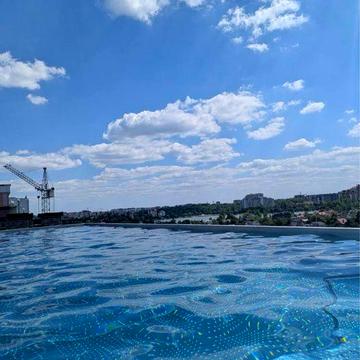 Оренда квартири в ЖК «Манхеттен», з басейном на даху