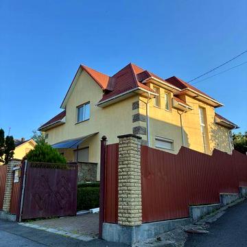 Продам будинок Центр Голосіїво метро Голосіївська Деміївська вул.Добрий шлях путь
