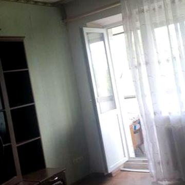Дешёвая цена !!! Сдам 1 кв метро Армейская 5000+ свет.