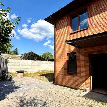 Продаж. Кутовий таунхаус. 2 пов., 100 квадратів. Чорновий. Словянка