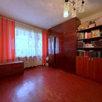 Продається однокімнатна квартира. Зручне розташування! вул Космонатів.