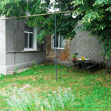Продам квартиру  44 м2 з земельною ділянкою в смт Високий