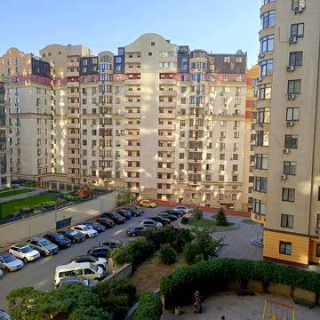 Дмитрівська вул., 69
