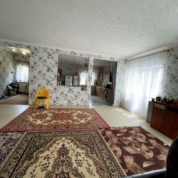 Продається двоповерховий будинок в Варварівці