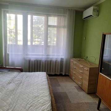 Продам 1к Солом'янський р-н вул Ушинського  буд 23