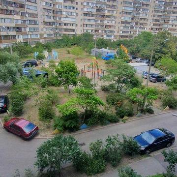 Простора 3-кімнатна квартира з двома лоджіями, вул. Милославська, 23