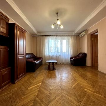 Велика Васильківська вул. (Червоноармійська), 131