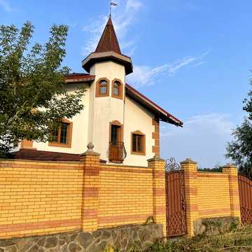 Продаж нового  будинку біля "Мануфактури"