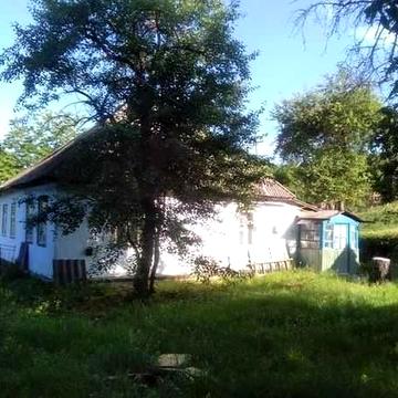 1/2 частина будинку в м. Богуслав (можливо під виплату).