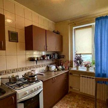 Продається (продается)1 кімнатна (однокомнатная)квартира,метро