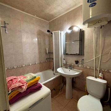 Сдам 2к квартиру , 3-й этаж пр.Героев 9