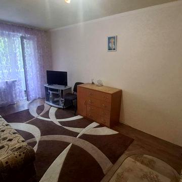 Продам 1-к. 12 Квартал