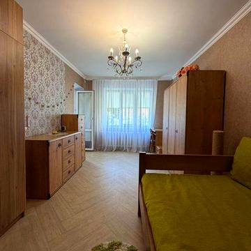 Продаж 1 кімн, 5 Зарічний, поряд 129 квартал, Крес