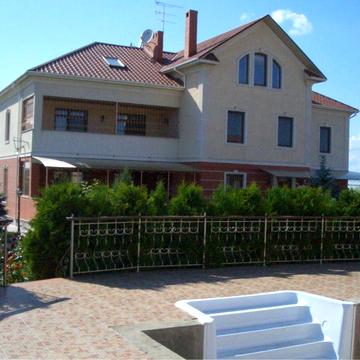 Продам будинок 700 м.кв на 20 сотках біля моря