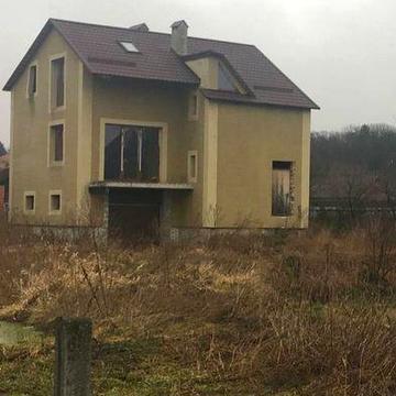 Продаж окремостоячого будинку з 10 сот. землі в с. Оброшине