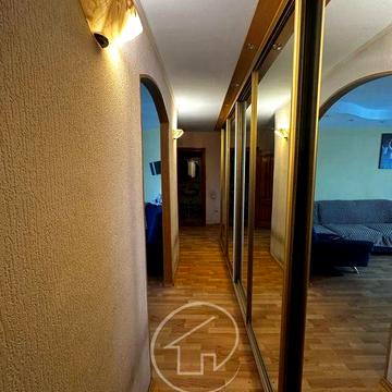 3к квартира з кухнею 12м