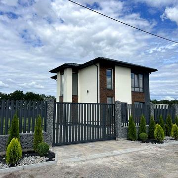 Будинок 120 квадратiв, дiлянка 5.5 соток, розтермінування.