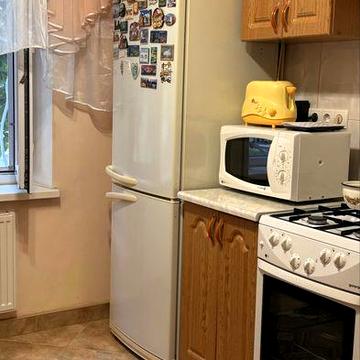 Продається 2к.квартира,масив Сонячний, вулиця 15 Квітня