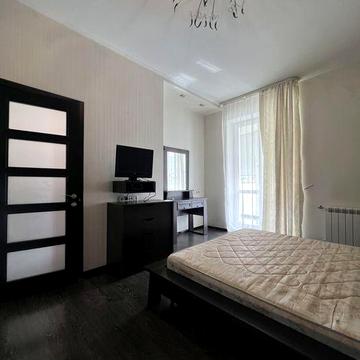 Сдам большую 1 к кв, 55 кв м, ул Свободы Центр