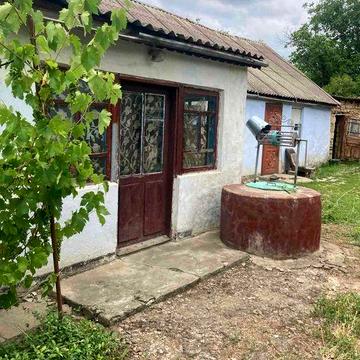 Продам дім з ділянкою