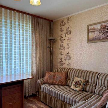 Продаж 3к квартири 67 кв. м на вул. Київська 12, кв. 49