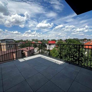 Преміум-квартира 90 м2 з терасою 21 м² біля моря Малоповерховий преміум-будинок закритий двір-парк 2 окремі спальні 2 гардеробні кухня-вітальня 23м²