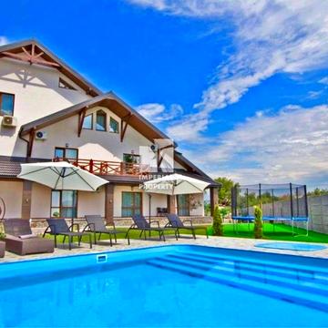 Продам шикрану віллу VIP рівня зі всіма зручностями!