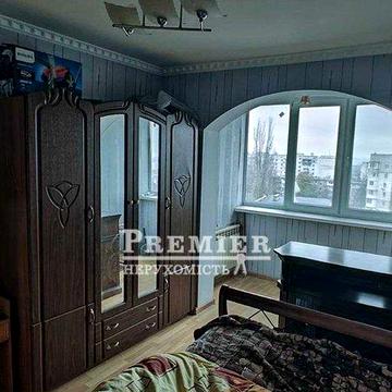 Продам трикімнатну квартиру 57 кв.м