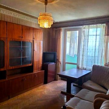 Вперше у продажу квартира 2 хвилини пішки від метро Студентська.