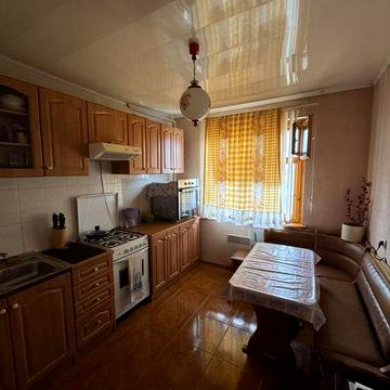 Продам 2-х кімнатну квартиру на Вокзальній