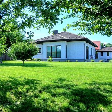 Продам або обміняю  житловий будинок  в с.Боратин.
