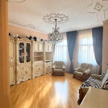 Ексклюзивна 3-кімнатна сталінка 91 м² | 100 м до метро «Нивки»