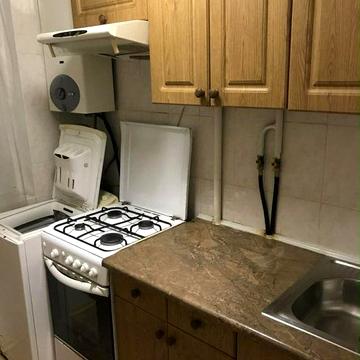 Здається 2 кімнатна на Львівській з меблями
