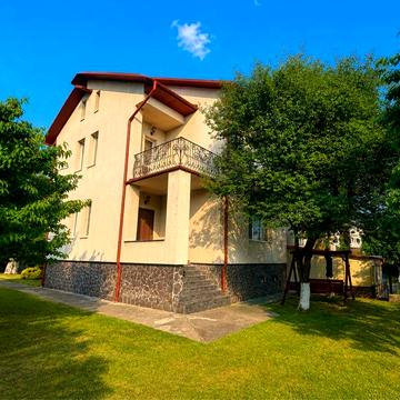 Продаж просторого будинку в Луцьку по вул. Дубнівська