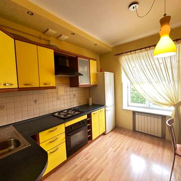 Продам 3-кім. квартиру вул. Донецька 18 Сталінка р-н Чоколівка