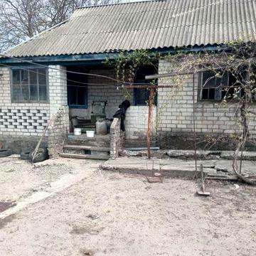Продам дім з двором