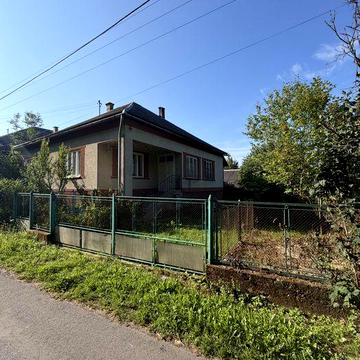 Продаж будинку в с. Зарічево.