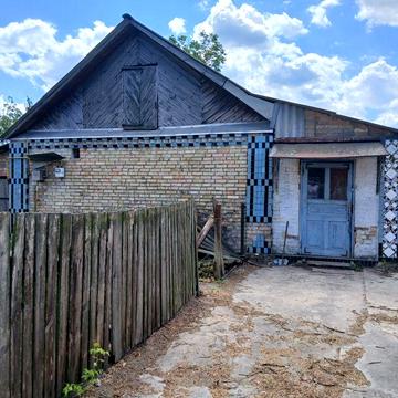 30 соток в с. Перевіз, будинок під ремонт