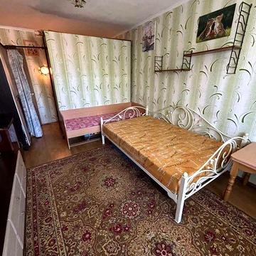 Продаж 2 к квартири поруч з парком Олександрія!