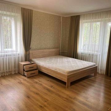 Продам затишну з ремонтом в ценрі міста квартиру.