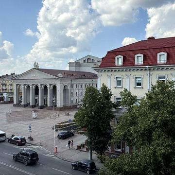 Продам 3к квартиру з автономним газовим опаленням, Центр, Гідропарк, Театральна площа