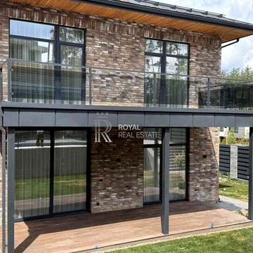 Продаж Будинок КМ «Нова Ходосівка» 210 м² 8 соток Басейн Газ Меблі Техніка Закрита територія Охорона Без комісії