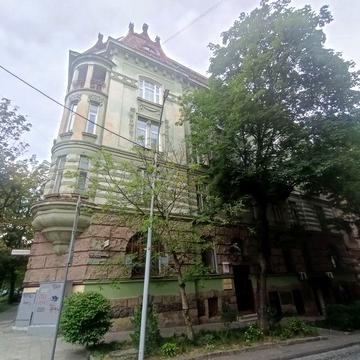 Продаж Австрійський люкс 145 м², ближній центр, вул. Вакарчука