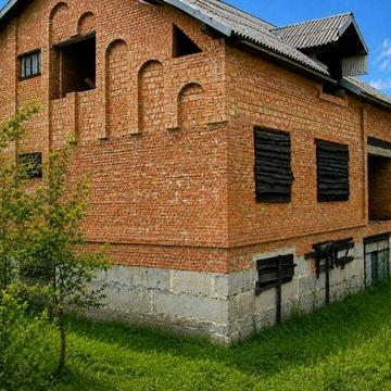 Будинок незаверш. траса Київ- Чоп, земля 23 сот. Карпати Сколе