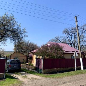 Продам добротний будинок