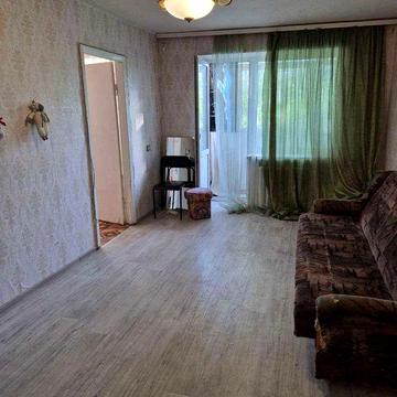 Продам 3 кімн. квартиру в ЦЕНТРІ . 2/5 цегл. Житловий стан. 45000